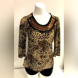 BRITTANY BLACK EMBELLISHED LEOPARD PRINT TOP IN SIZE MEDIUM PETITE